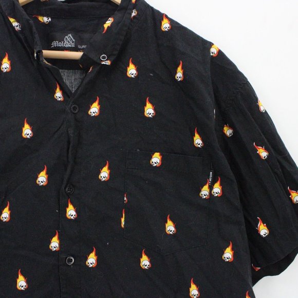 Vintage Molokai Shirt Men Black Button Down Skull Fire Graphic Collared Size 2XL - Picture 2 of 8